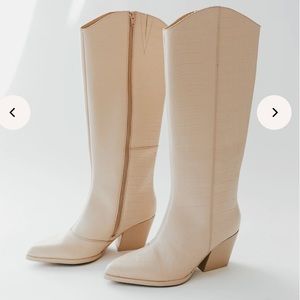 Seychelles: Begging You Pointed Toe Boot in Croc Cream